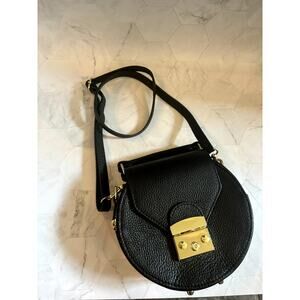 Persaman Aline Round Cross Body